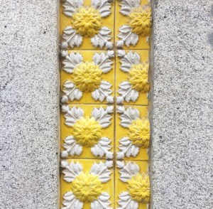 Azulejos - White - Yellow - Porto